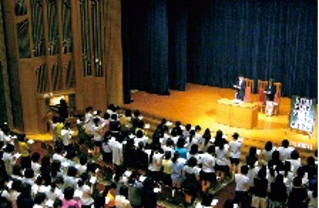 女子学院中学校　礼拝・聖書